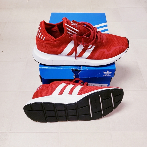 11 1/2 like new Adidas "Swift Run X" - Picture 4 of 12